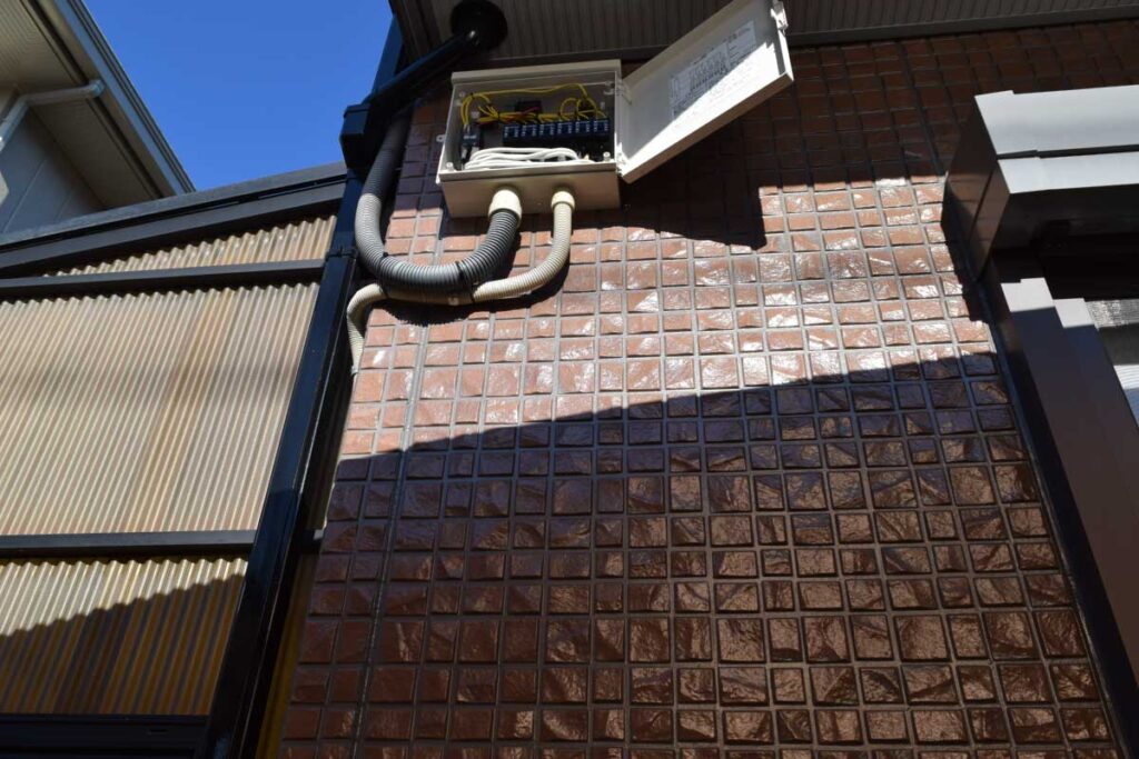 太陽光発電設備の点検作業の様子