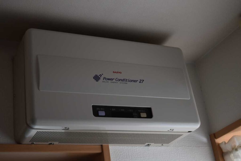 広島市太陽光発電パワーコンディショナー故障_修理前写真